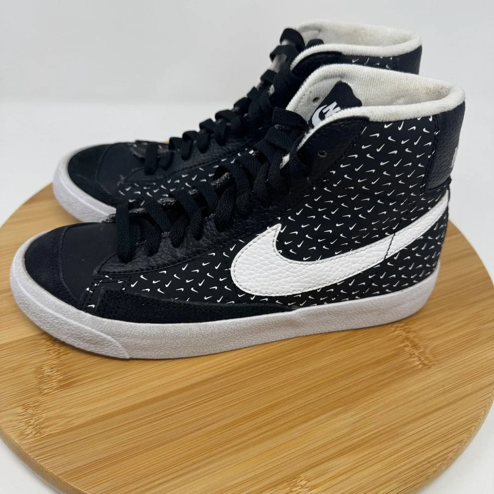 Nike Blazer Mid 77 GS Black White Mini Swoosh DC9197-001 Size 5Y High Top Mens 5